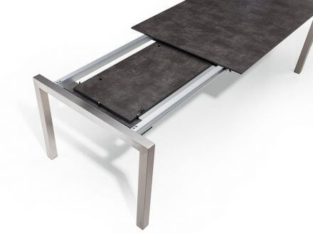 Vorschau: Kulissenauszug (Beine wandern mit) mit im Tisch verstaubaren Einlegeplatten